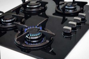 hwo to clean glass stove top